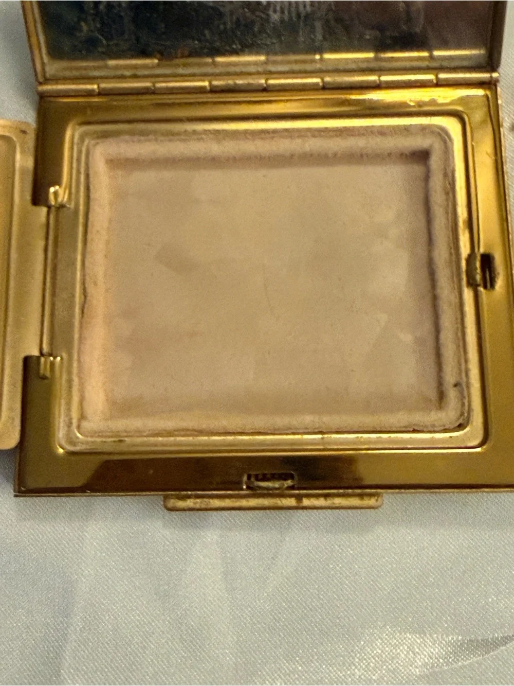 Vintage Whiting & Davis Powder Compact